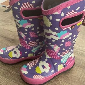 Bogs rainbow clouds kids size 12 boots